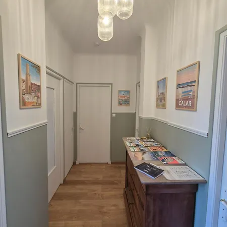 En Centre-ville Apartment *